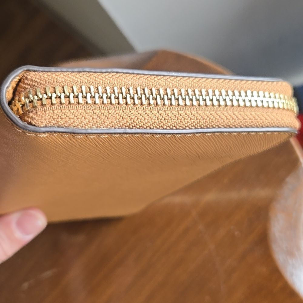 Tory Burch Emerson Wallet Continental - Picture 4 of 11